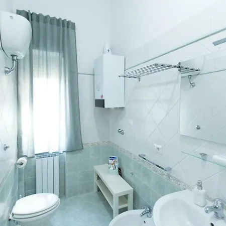 Appartement Mona Napels